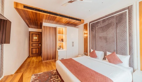 Luxury Double Room, Balcony, City View