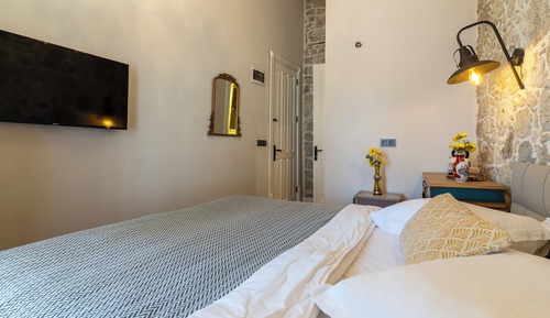 Comfort Room, Garden View