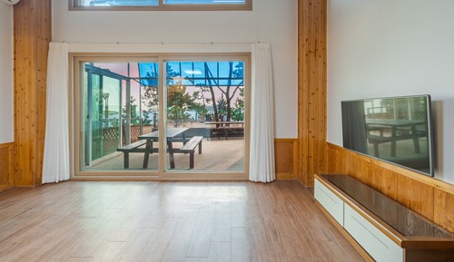 Basic Room, 1 Bedroom (Room 104(Ocean View /BBQ /Terras))