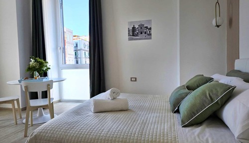 Exclusive Triple Room, Partial Sea View