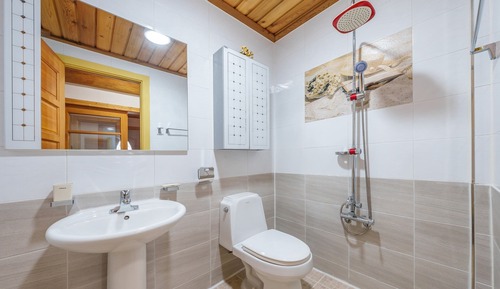 Basic Room, 2 Bedrooms (Ocean Room 102 (BBQ, Fireplace, OTT))