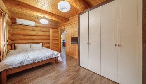 Basic Room, 2 Bedrooms (Forest Room 101 (BBQ, Fireplace, OTT))