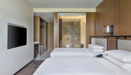 Deluxe Room, 2 Queen Beds, Non Smoking