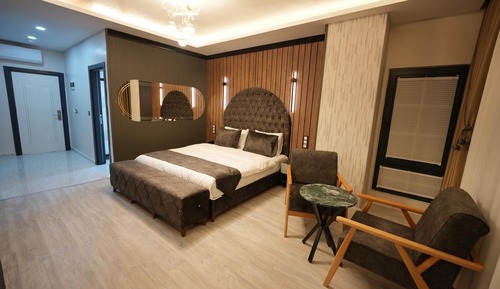 Deluxe Suite, City View