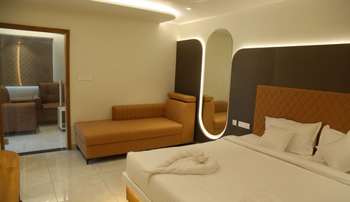 Luxury Suite, City View