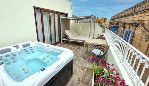 King Room with Jacuzzi