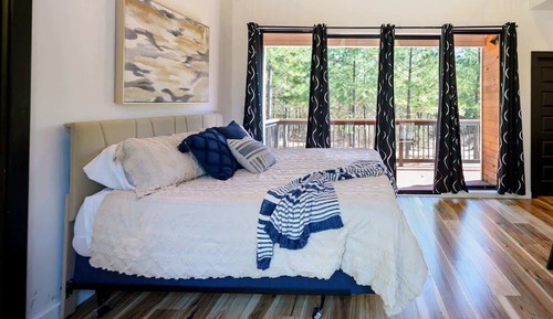 Cabin, Multiple Beds, Hot Tub, Garden View (Sugar Bear Den)