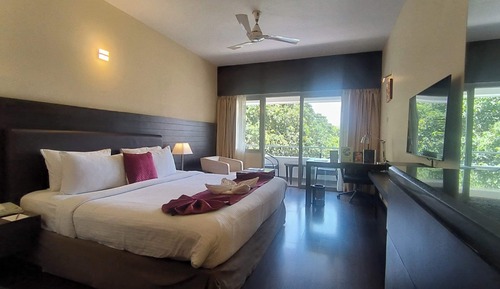 Deluxe Double Room, Balcony, Pool View