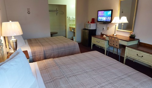 Classic Double Room, 2 Double Beds, Non Smoking, Private Bathroom