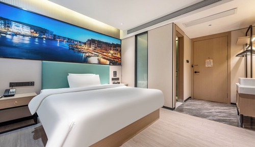 Senior Room, 1 Queen Bed, Ensuite