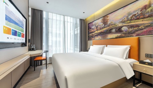 Deluxe Room, 1 Queen Bed, Ensuite, City View