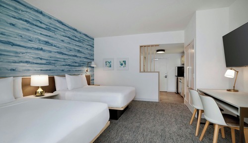 Studio, 2 Queen Beds (Hearing Accessible)