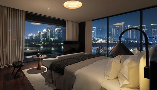Luxury Suite, Patio, River View