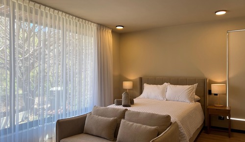 Classic Apartment, Courtyard View