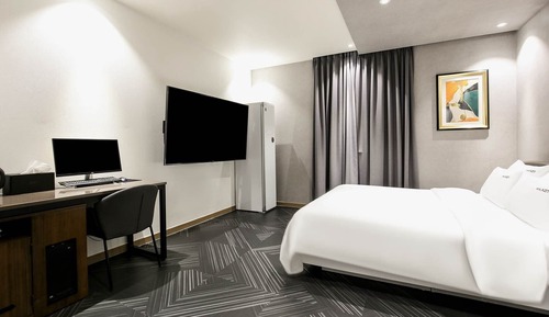 Deluxe Double Room, Private Bathroom, City View