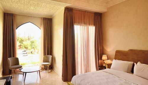 Traditional Double Room, Balcony, Pool View