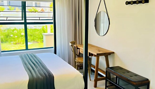 Luxury Apartment, 1 Queen Bed, Kitchen, Garden View