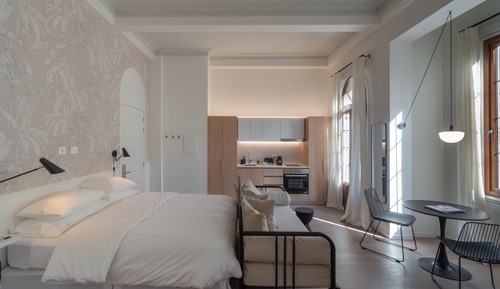 Deluxe Suite, 1 King Bed with Sofa bed, Balcony, City View
