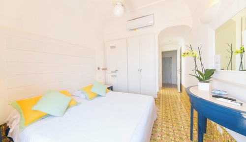 Standard Triple Room, Sea View