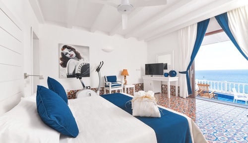 Junior Room, Sea View