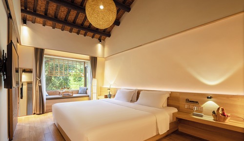 Superior Suite, Balcony, Mountain View