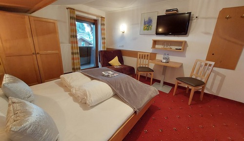 Classic Triple Room, 1 Queen Bed, Balcony, Mountain View