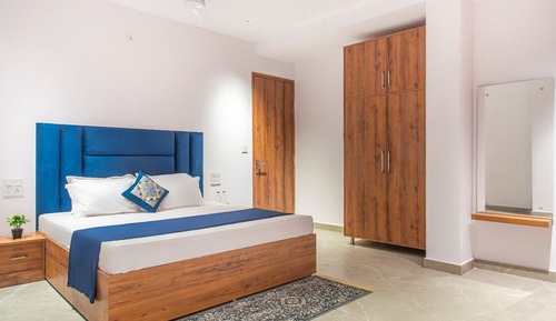 Luxury Apartment, Balcony, Hill View