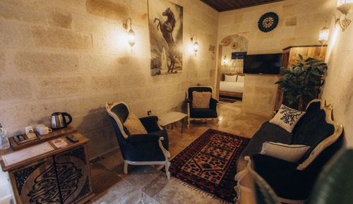 Romantic Studio Suite
