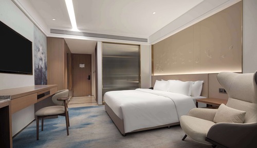 Room, 1 King Bed, River View