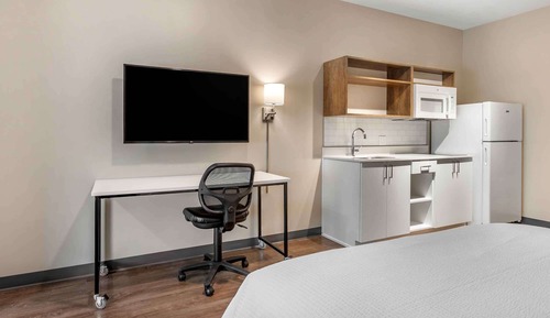 Premium Studio, 2 Queen Beds, Non Smoking, Refrigerator (Microwave)