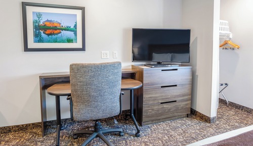 Room, 1 Queen Bed, Accessible (Bed with Recliner)