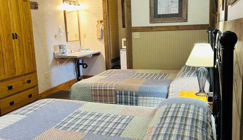 Family Cabin #4 Piute Press