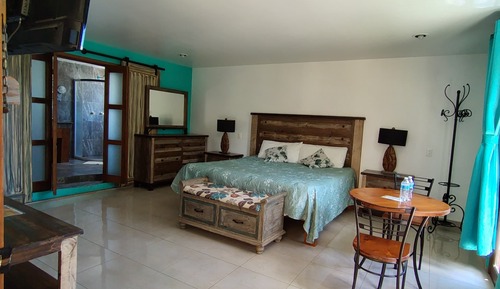 Junior Room, Hill View