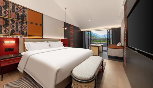 Room, 1 King Bed, Non Smoking, Mountain View (Garden Room)