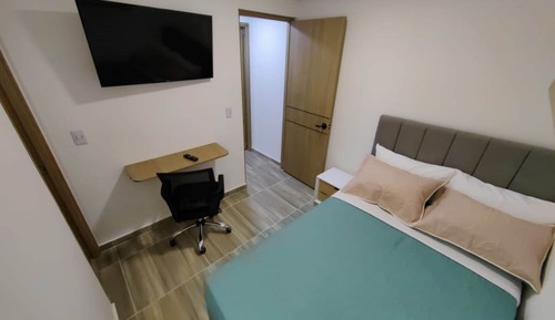 Single Room, Private Bathroom