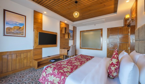 Presidential Suite, Connecting Rooms, Valley View