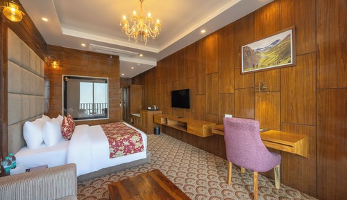 Premium Room, Bathtub, Valley View