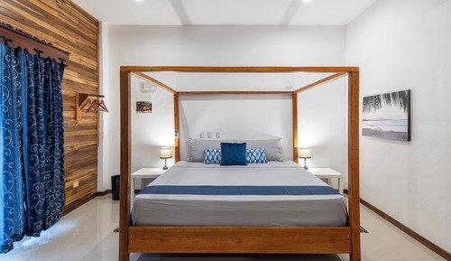 Standard Room, 1 King Bed, Balcony, Pool View