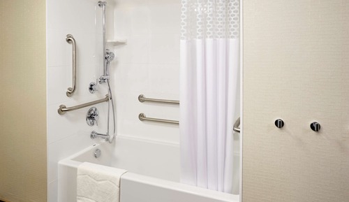 Room, 2 Queen Beds, Accessible, Bathtub