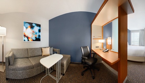Suite, Multiple Beds, Non Smoking (Mobility Accessible, Tub)
