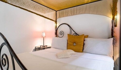 Deluxe Suite, 1 Bedroom, Bathtub, Courtyard Area