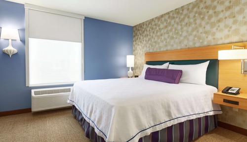 Suite, 1 King Bed, Accessible, Non Smoking (Hearing)