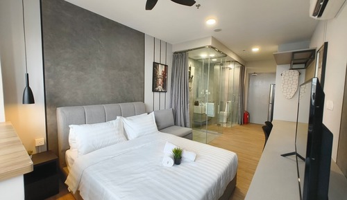 Romantic Studio, City View