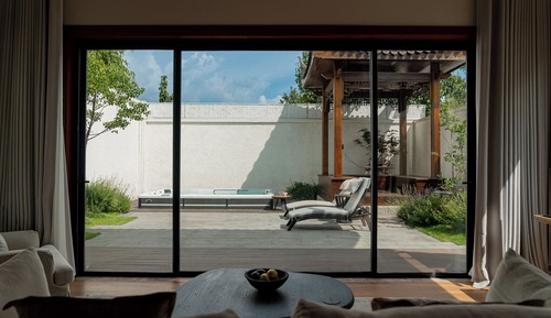 Luxury House, 1 King Bed, Pool Access, Courtyard View
