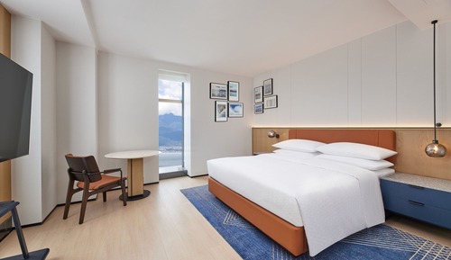 Suite, 1 King Bed