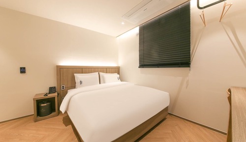 A. Business King - Free Breakfast for Two - No Breakfast on Monday Morning