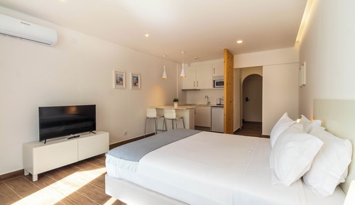 Deluxe Studio, Balcony