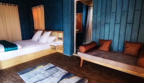 Premier Cottage, Garden View