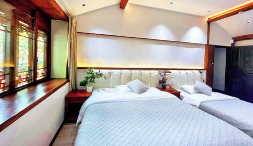 Family Triple Room, Courtyard View