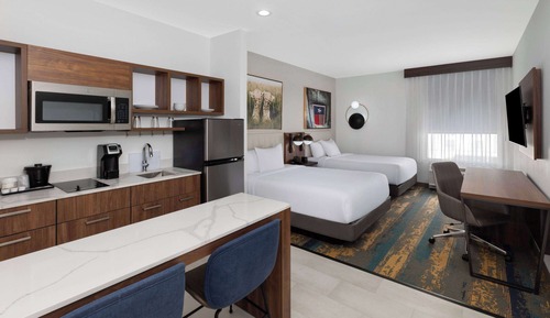Suite, 2 Queen Beds, Kitchenette